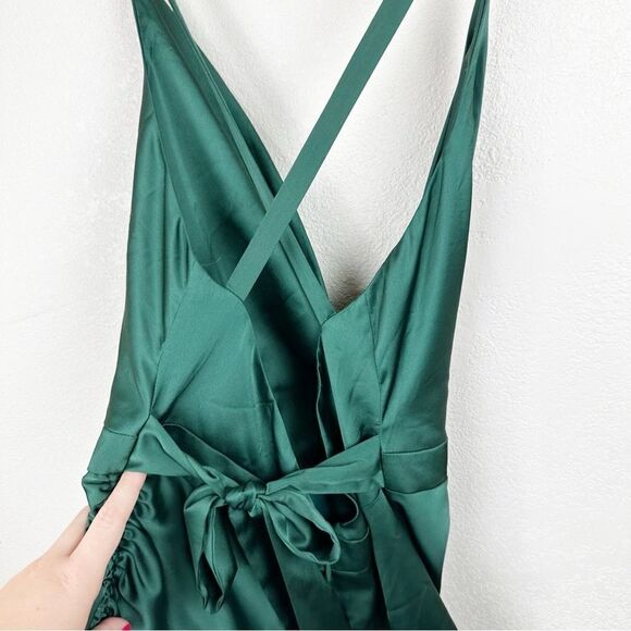 Lavish Alice Emerald Green Satin Cocktail Midi Sexy Dress Ruched Cowel Size 14 - Picture 6 of 9